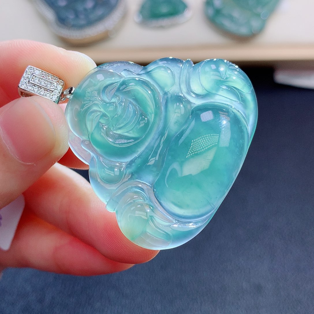 翡翠颈饰未镶嵌翡翠