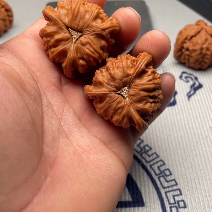陌***人文玩核桃吊坠三棱三棱三棱三棱三棱