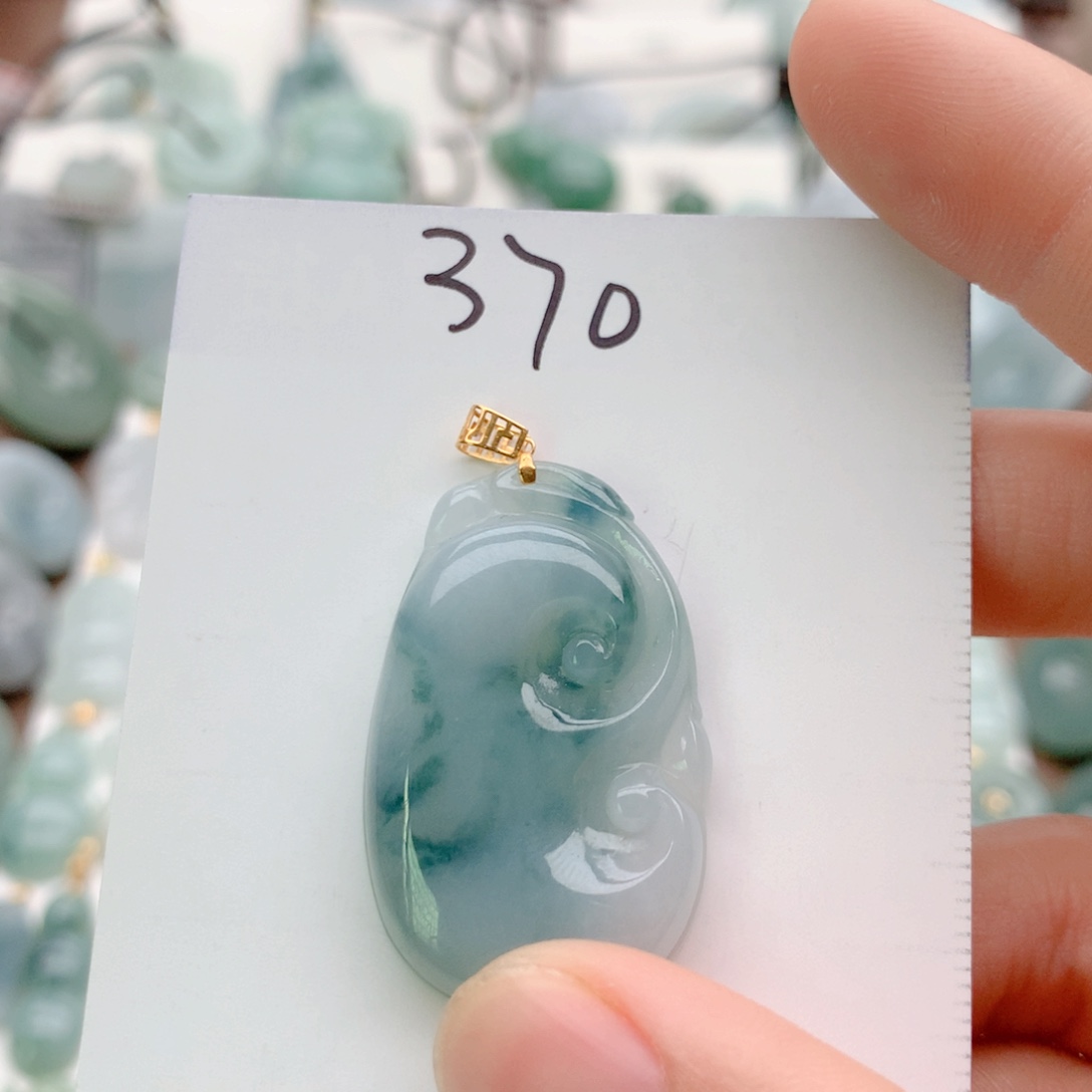 千***祥翡翠18K金镶嵌颈饰吊坠