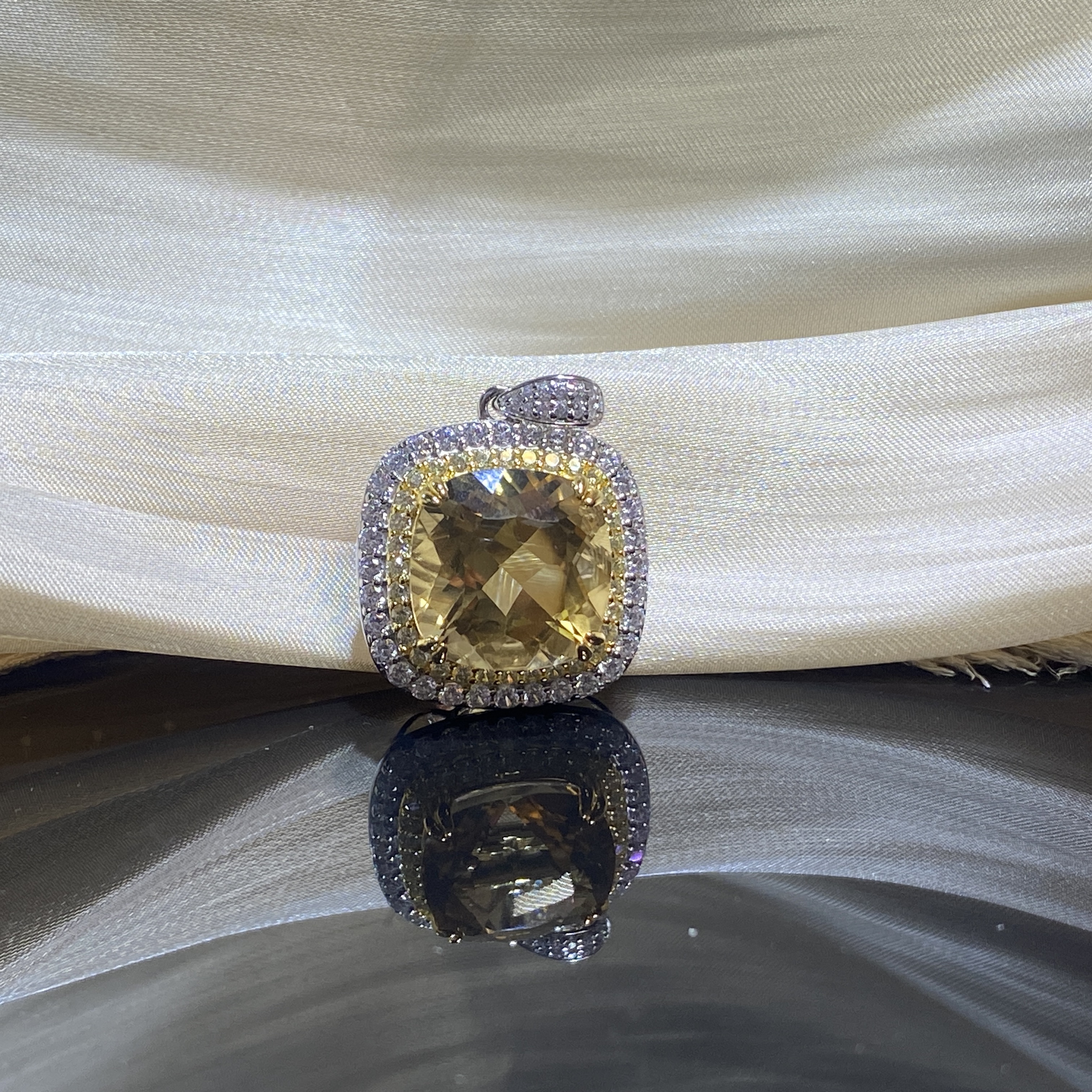 【小北好物】S925银镶嵌黄水晶吊坠 QH161X207【约13*13mm】