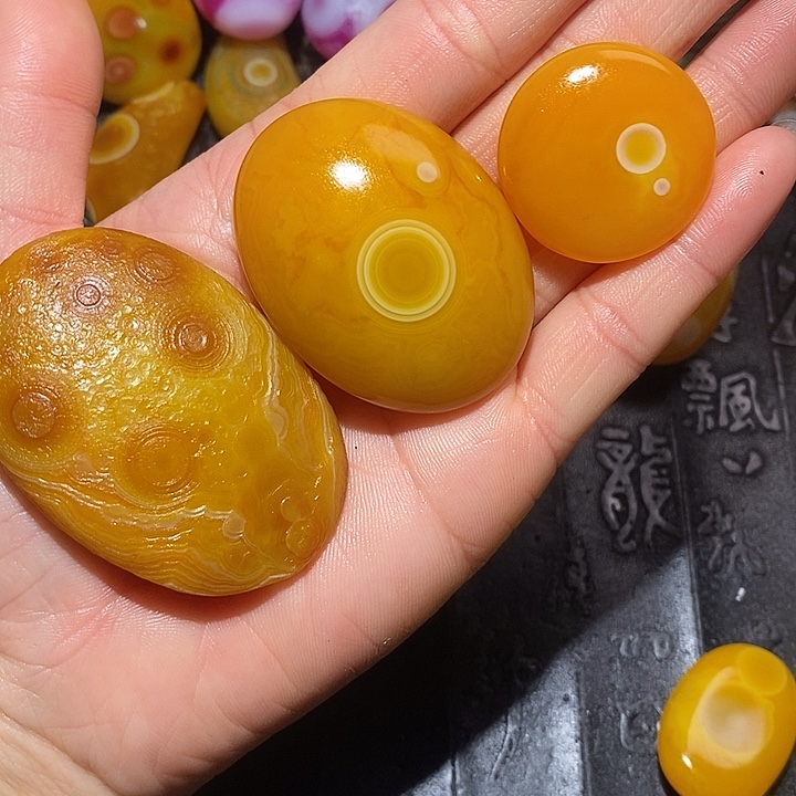 逍***遥合金颈饰玛瑙/玉髓