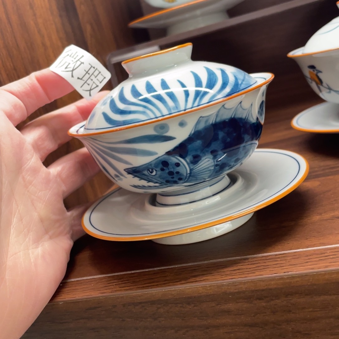 釉下手绘茶具微瑕