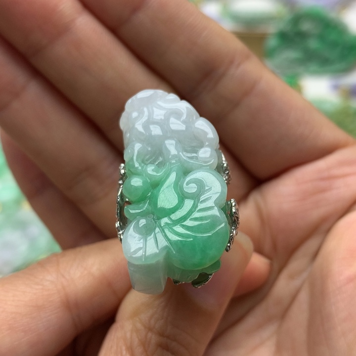 颈饰未镶嵌翡翠翡翠