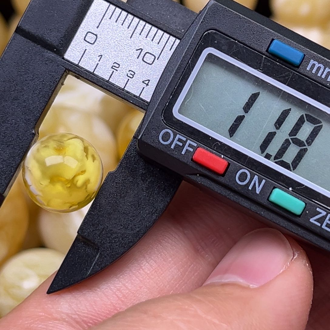 蜜蜡裸石未镶嵌蜜蜡