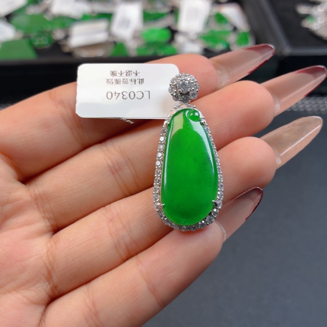 翡翠银S925镶嵌颈饰福瓜