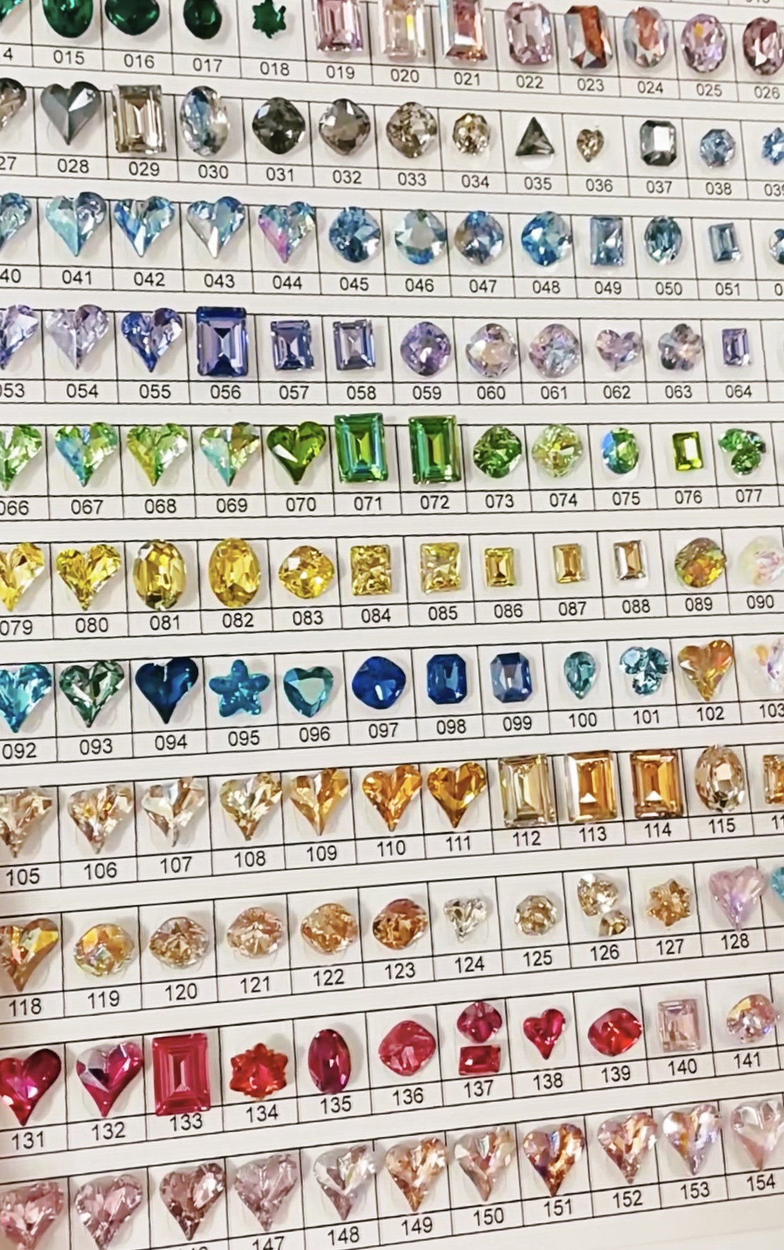 高品进口料网红k9美甲钻梧州料钻爆闪超闪时尚彩色流行色施家同色