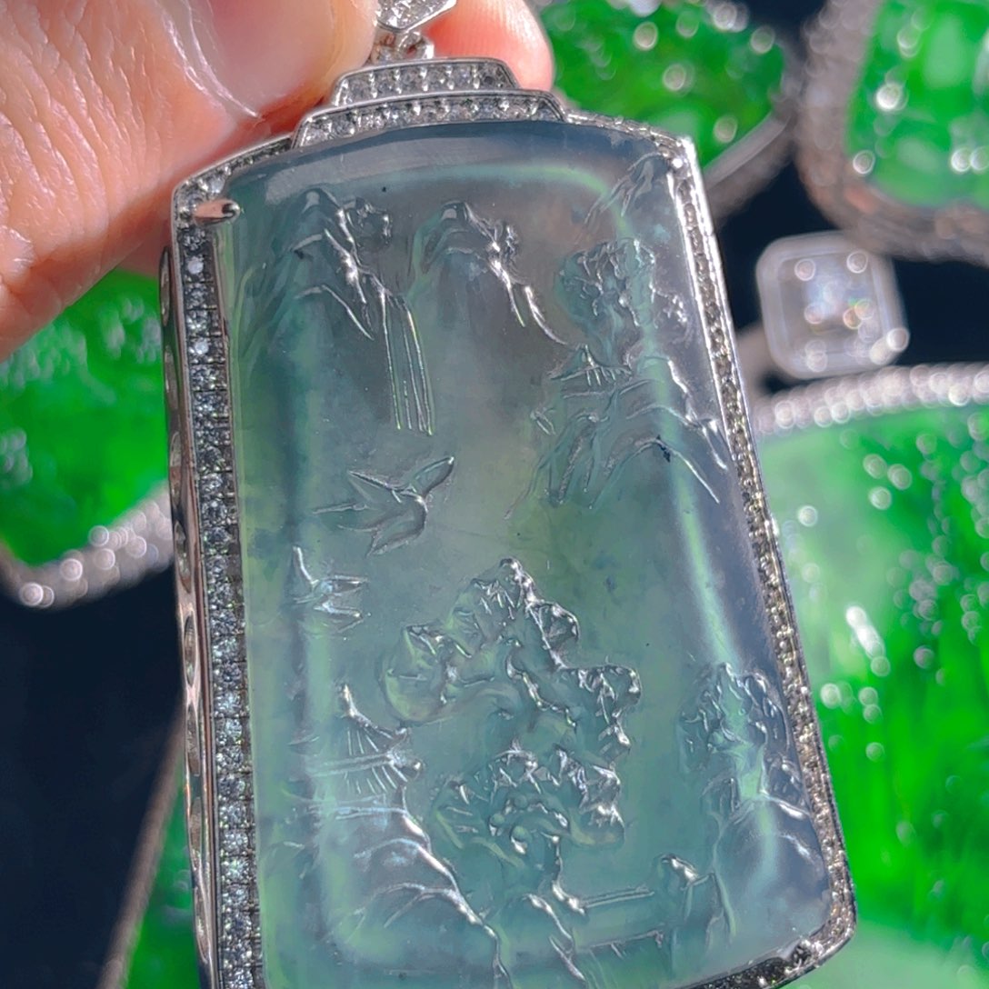 翡翠颈饰未镶嵌山水牌