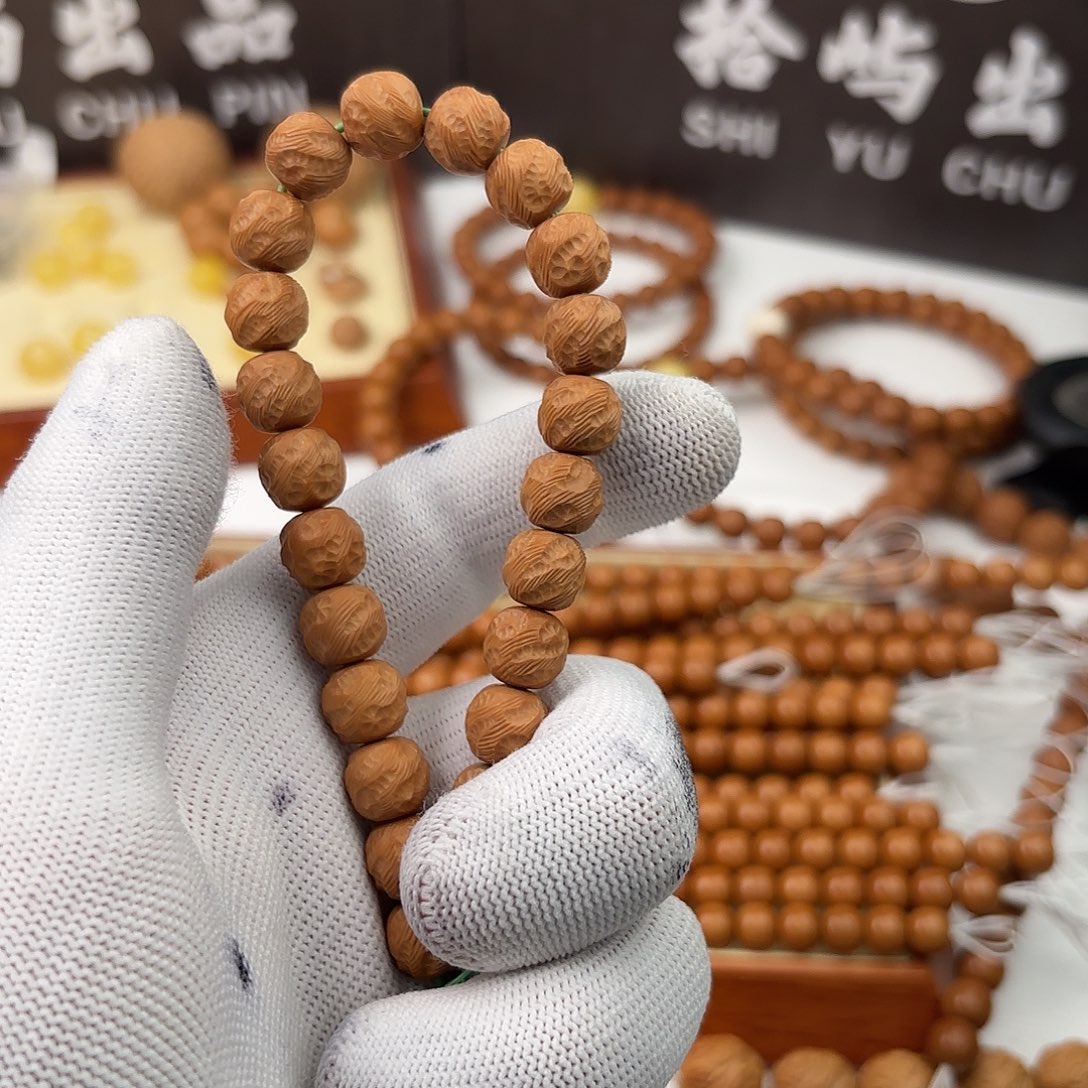 亿***N猴头核桃吊坠观山