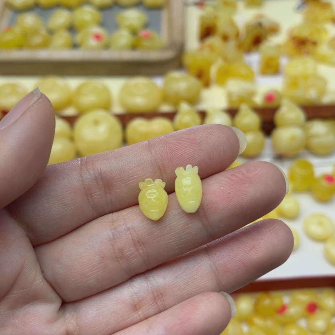 【闪购商品】蜜蜡裸石未镶嵌配饰