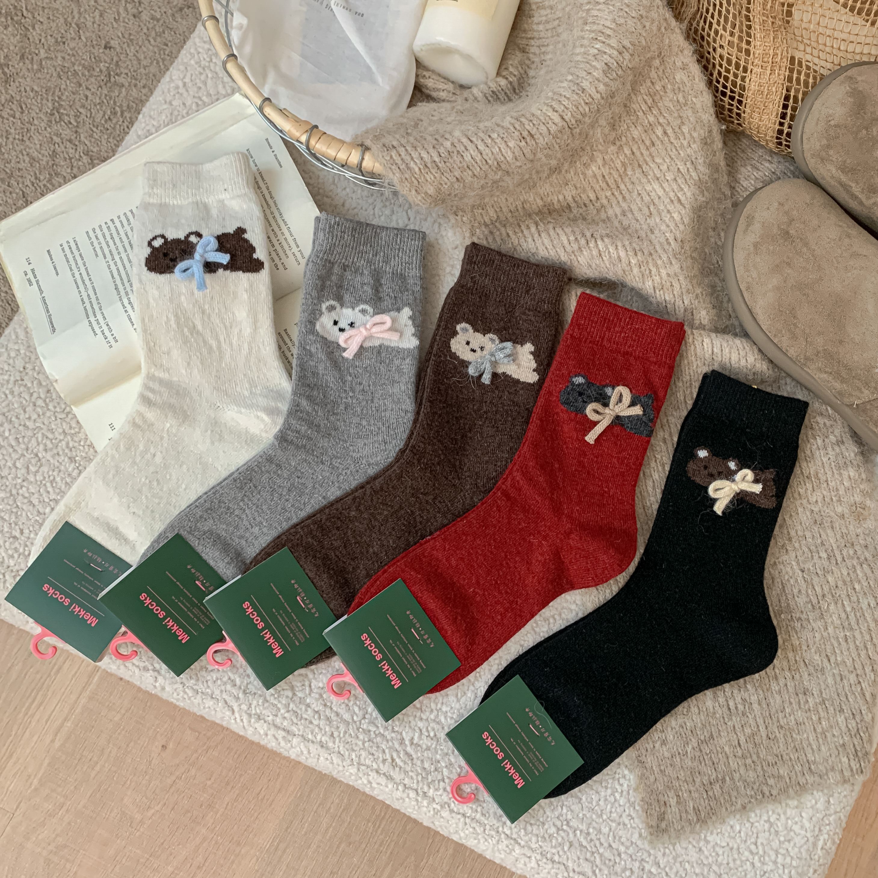 羊毛袜蝴蝶结小狗女袜秋冬女士休闲中筒袜ins加厚保暖无骨袜子女