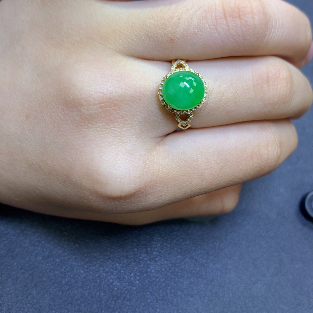 翡翠颈饰18K金镶嵌翡翠