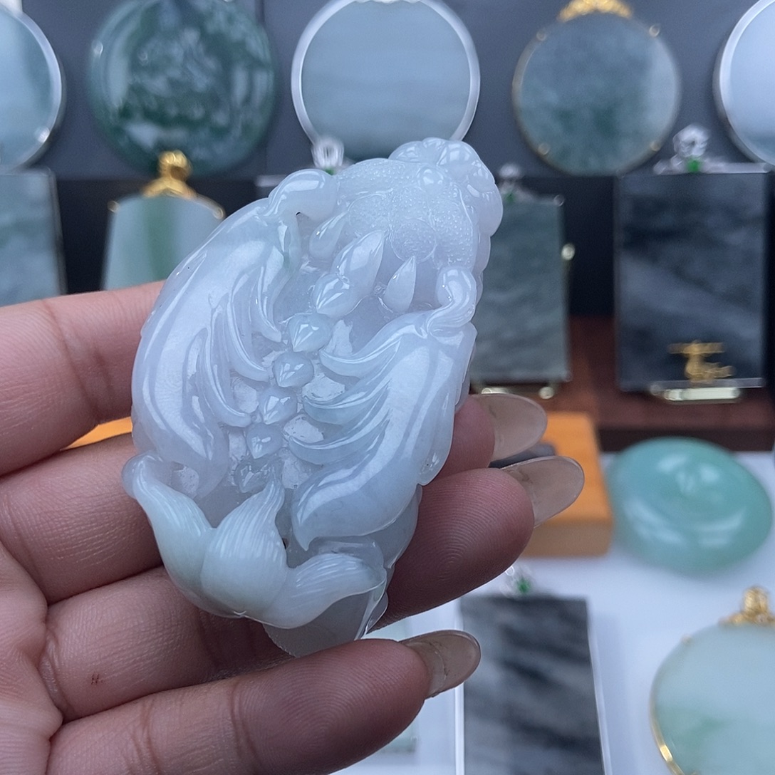 翡翠足银镶嵌吊坠(不含链)