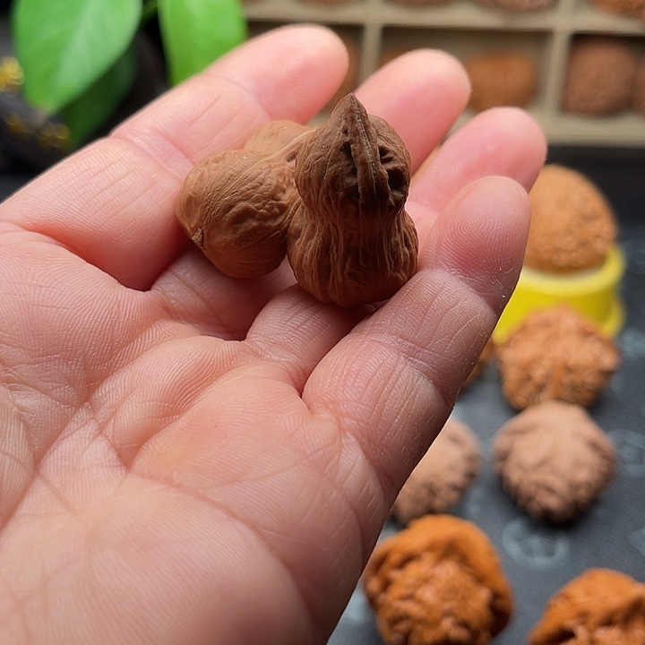 小***爱文玩核桃把件特价核桃