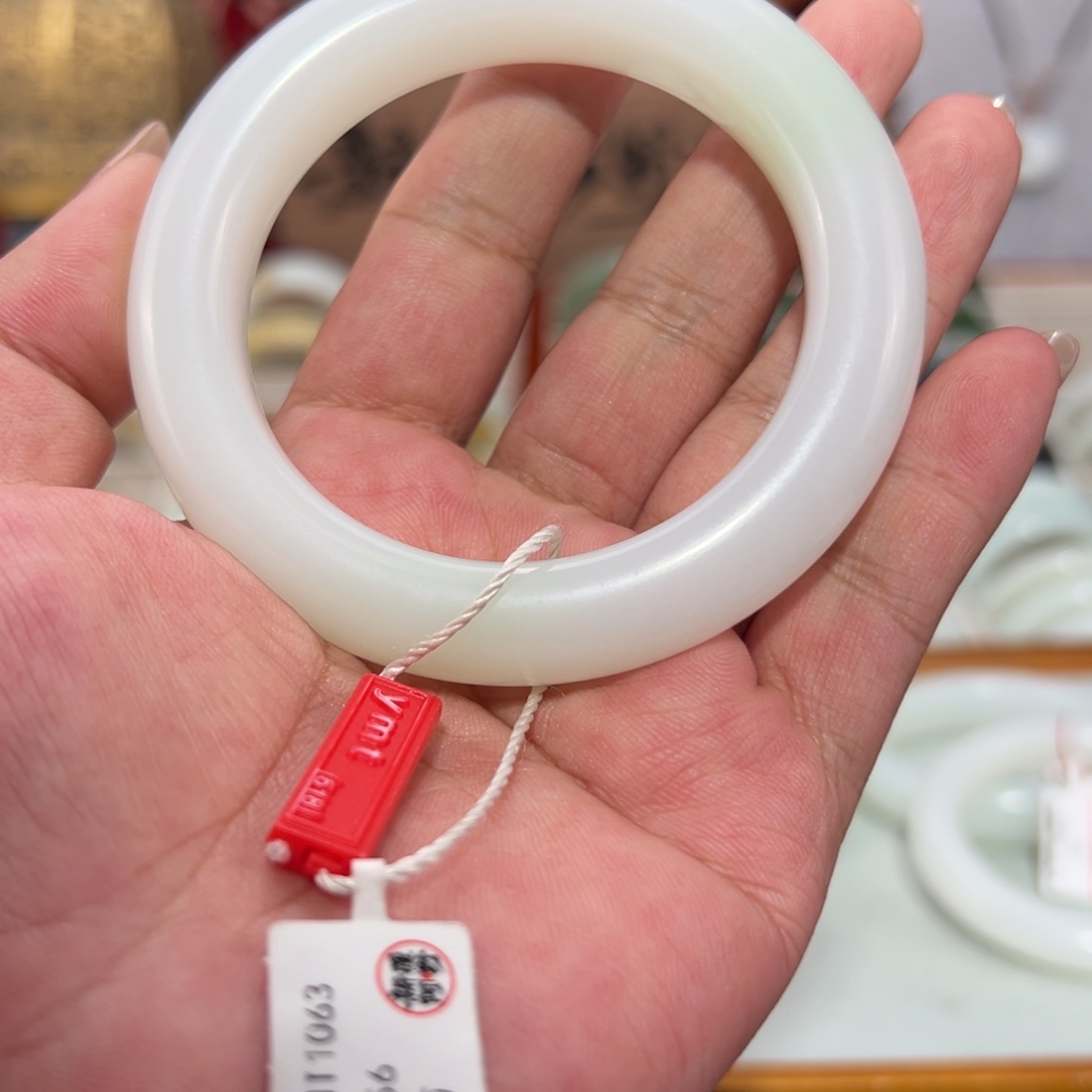 和田玉未镶嵌手镯天然新疆羊脂玉和田玉白玉带翠