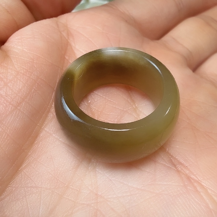 和田玉（糖玉）颈饰未镶嵌妙**?