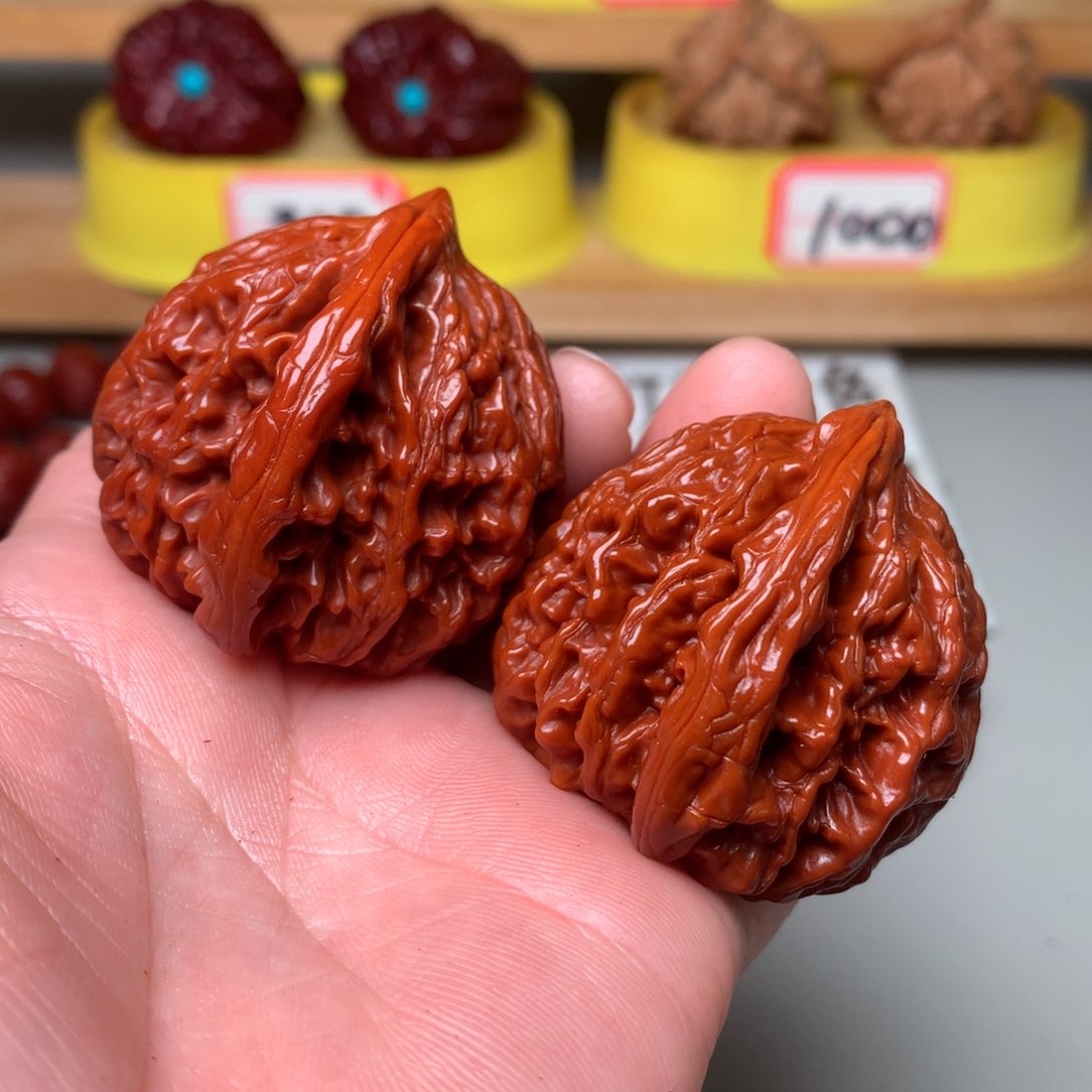 文玩核桃把件粗筋虎头