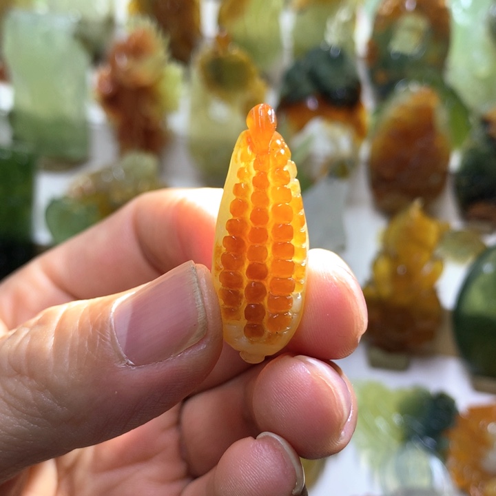 蛇纹石玉珠宝半成品未镶嵌