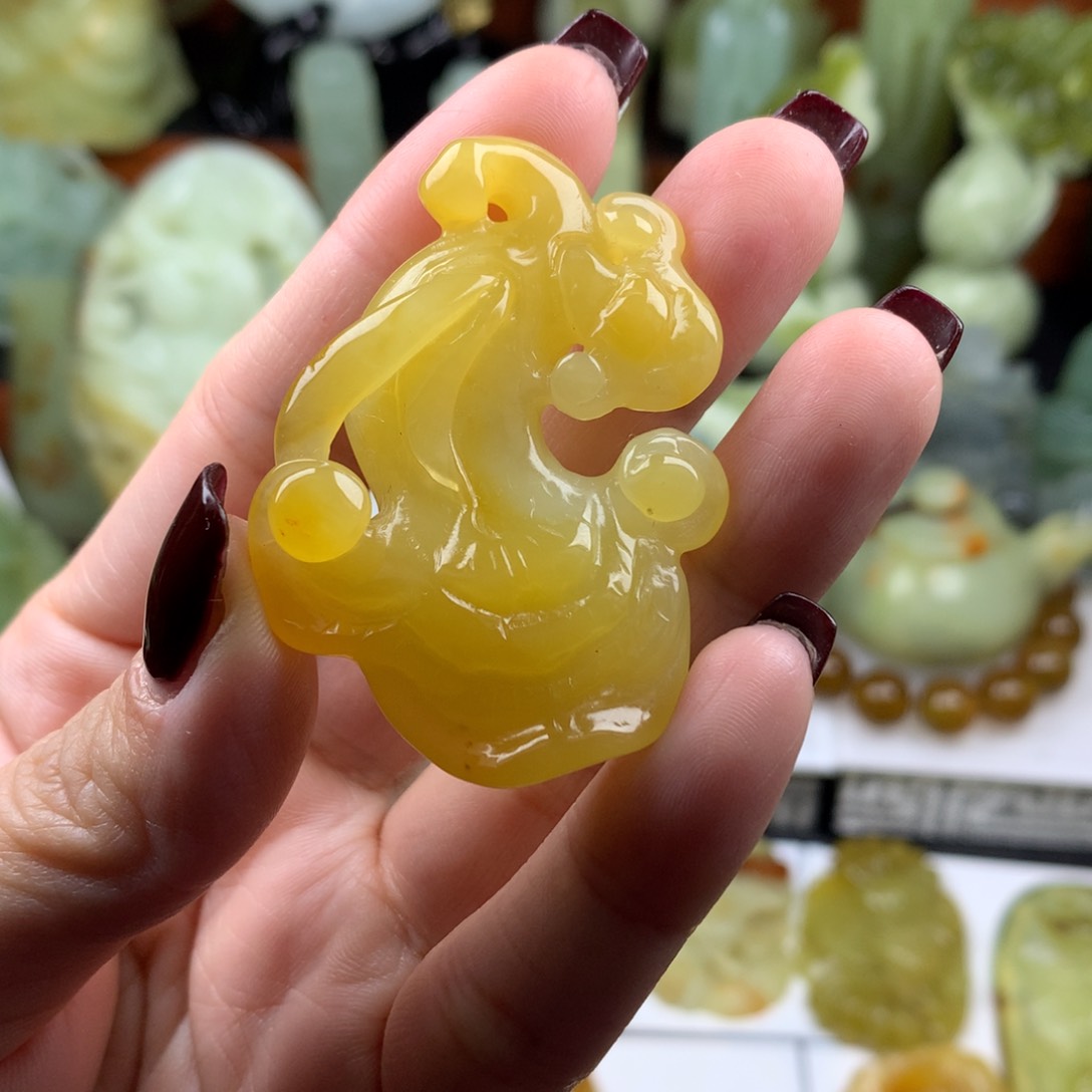 岫玉手把件未镶嵌