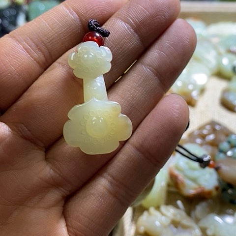 和田玉颈饰未镶嵌