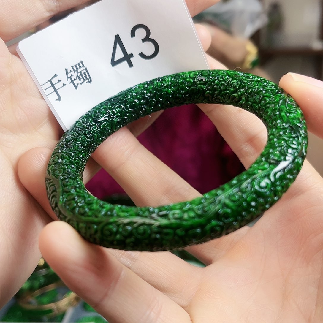 翡翠手镯未镶嵌手镯58.8