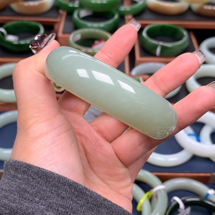 和田玉手镯57圈口未镶嵌