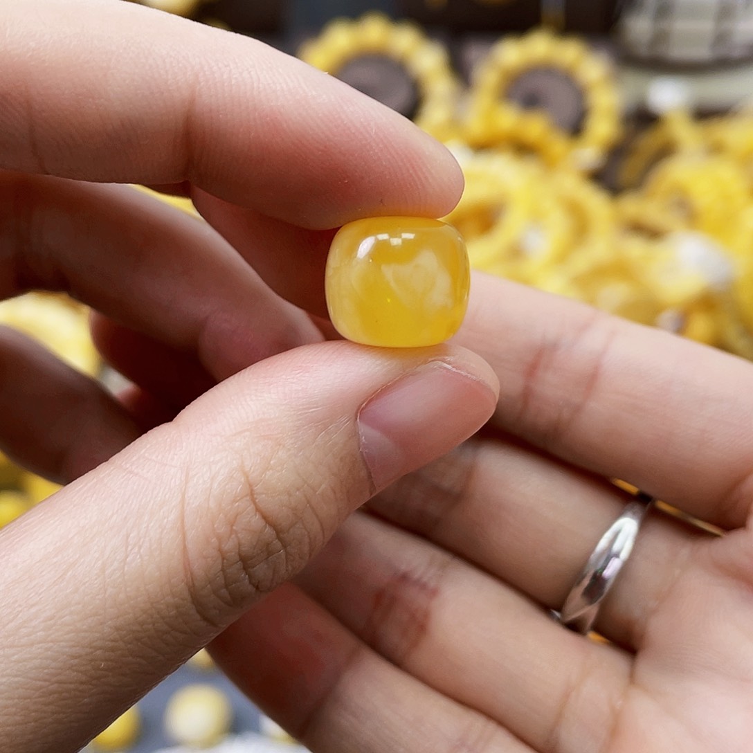 未镶嵌琥珀珠宝奇石福利老型12.6*11.6mm 微瑕