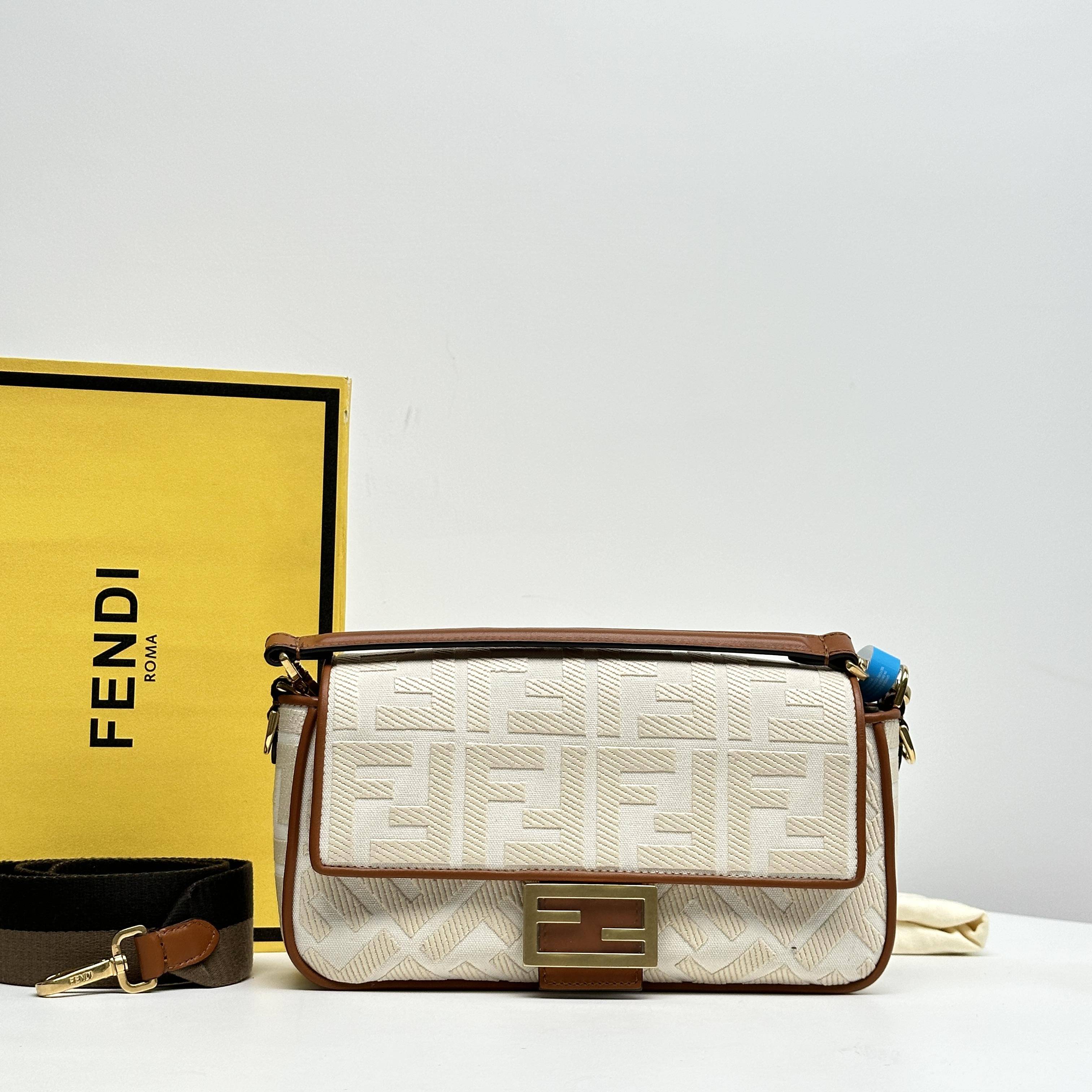 胖虎佳佳/芬迪/95新/公价0/箱包/两用包/312501220072