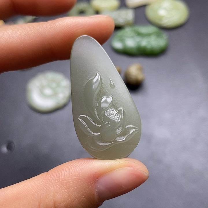 颈饰未镶嵌和田玉年**水