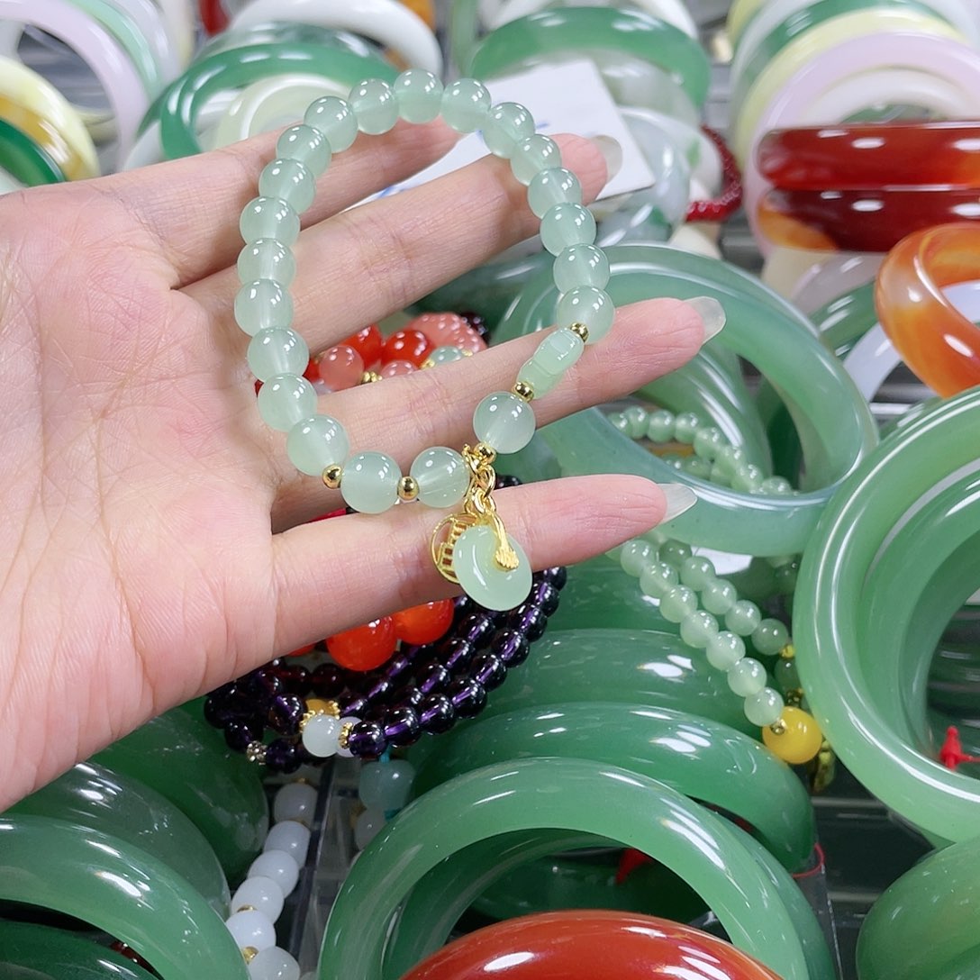 石英质玉手镯未镶嵌