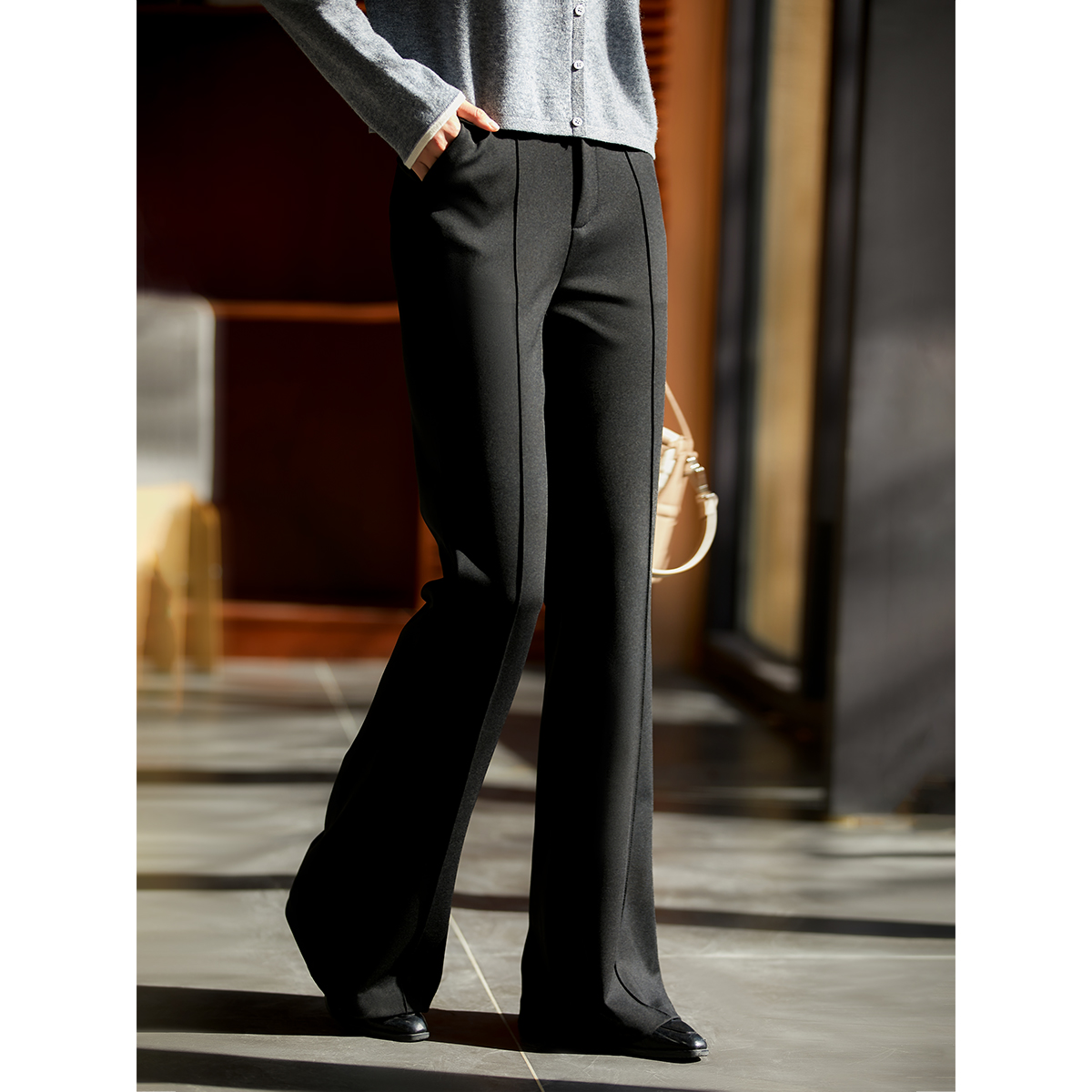 笑涵阁 轻松出行经典显瘦微喇裤显瘦长裤女2025年春季KZP891114AL