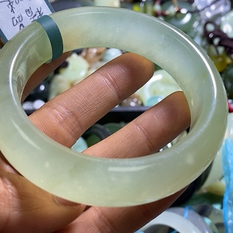 岫玉手镯未镶嵌60口径