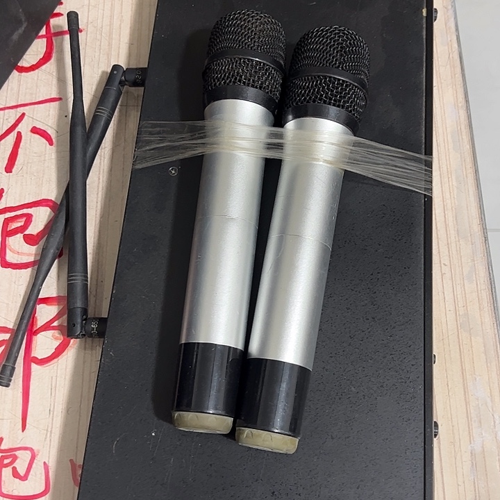 8新无线话筒一套 包邮