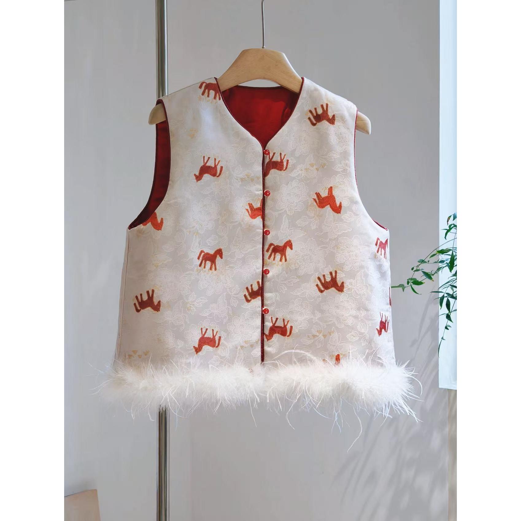 【马上有钱】新中式冬季加棉人丝提花鸵鸟毛拼接时尚洋气马甲女