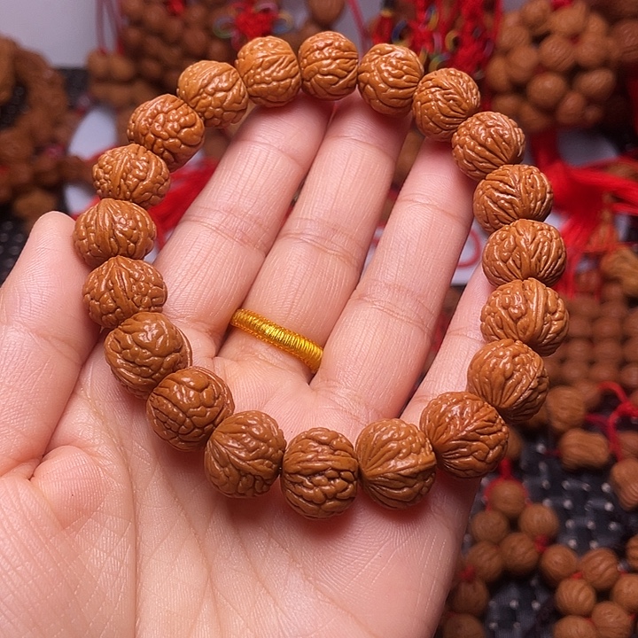 木质类龙纹桃枭挂件