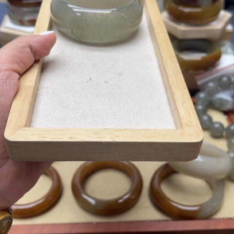 未镶嵌手镯石英质玉