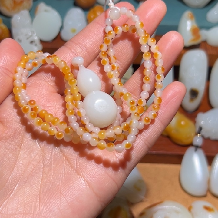 目***木和田玉未镶嵌颈饰