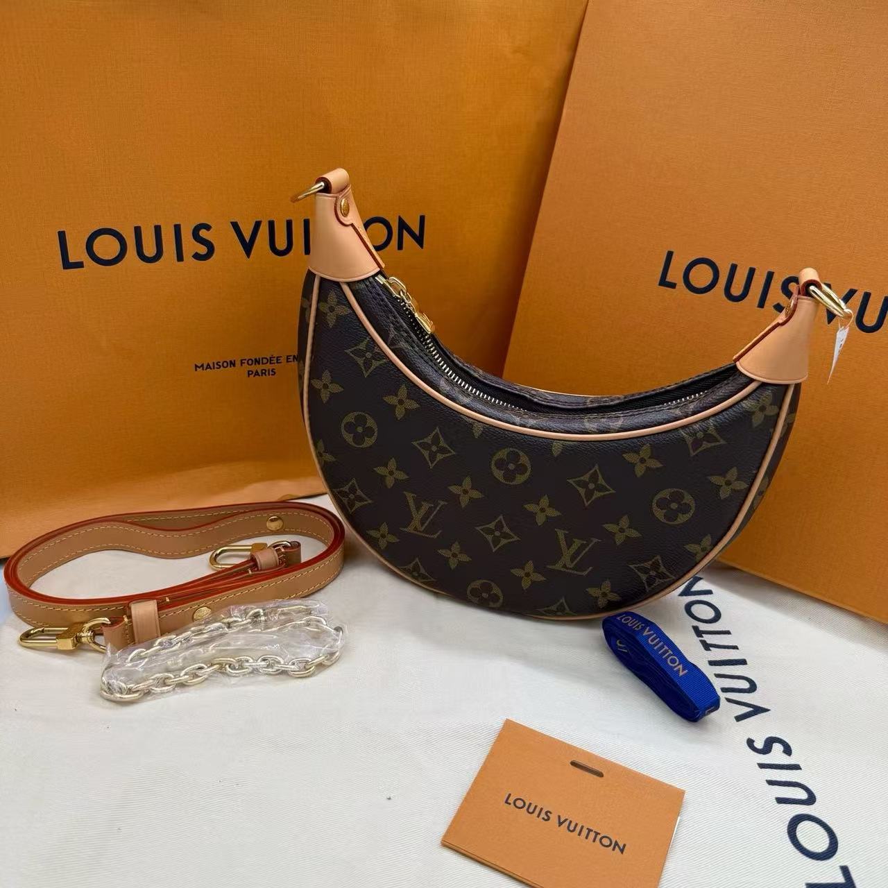 95新 LouisVuitton/路易威登 月亮包 单肩，斜挎，手提