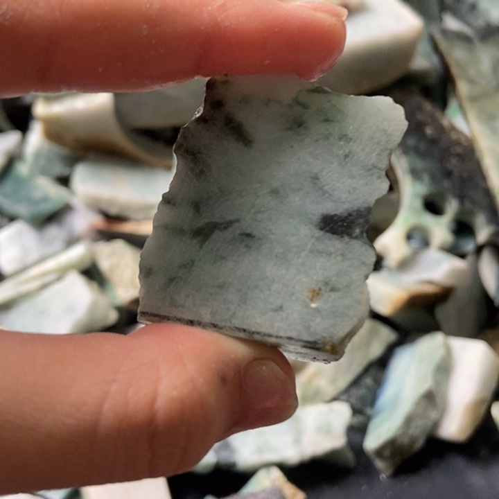 翡翠颈饰未镶嵌天然翡翠