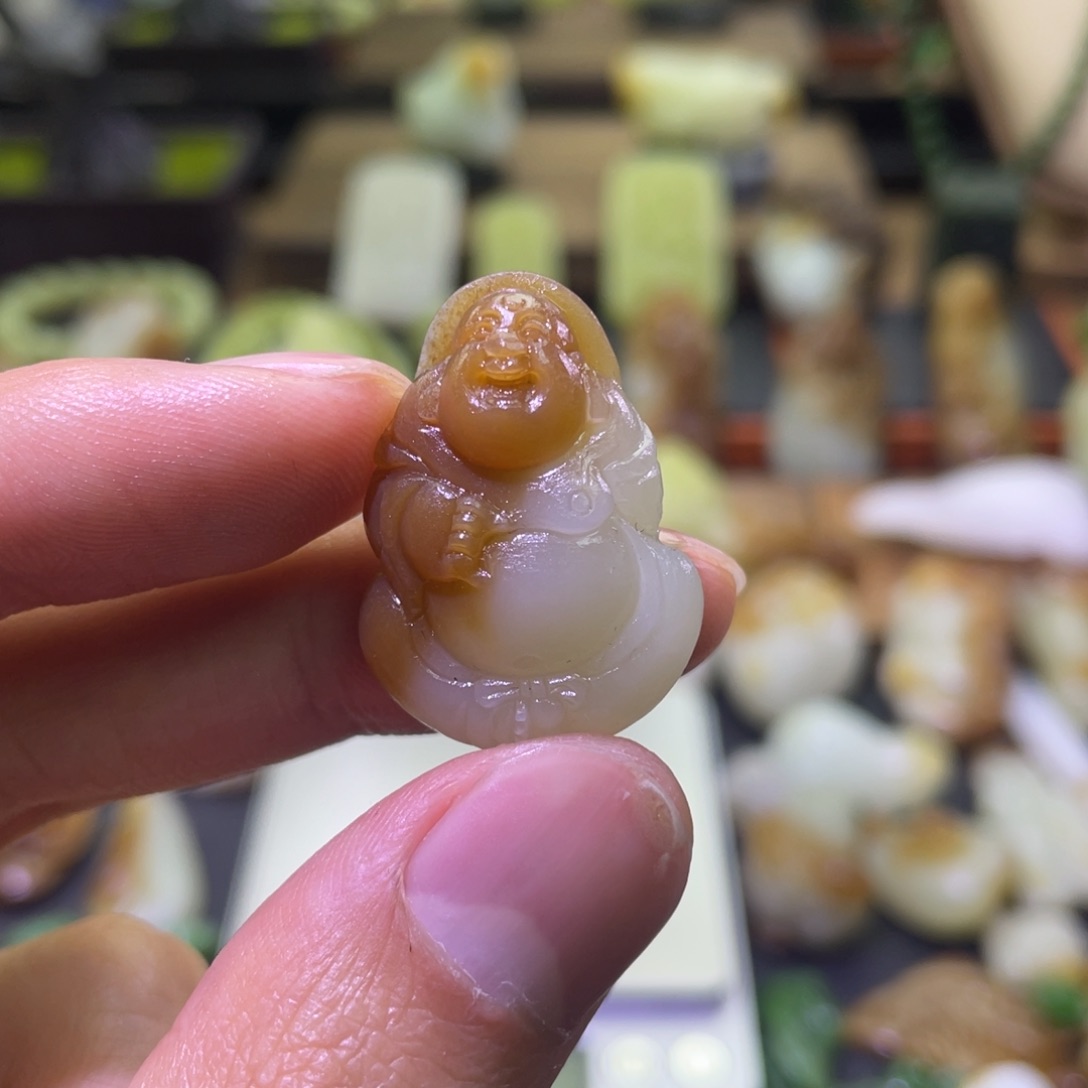 颈饰未镶嵌和田玉且末金山糖白佛公