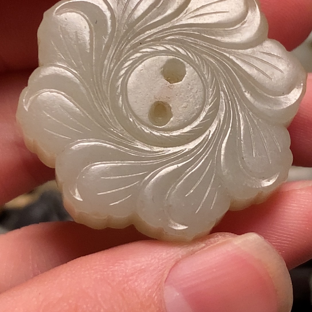 枫***叶和田玉未镶嵌挂件