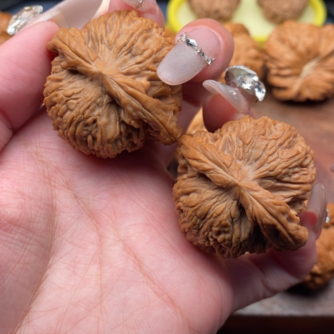 文玩核桃把件全品红皮粗棱南疆41.5