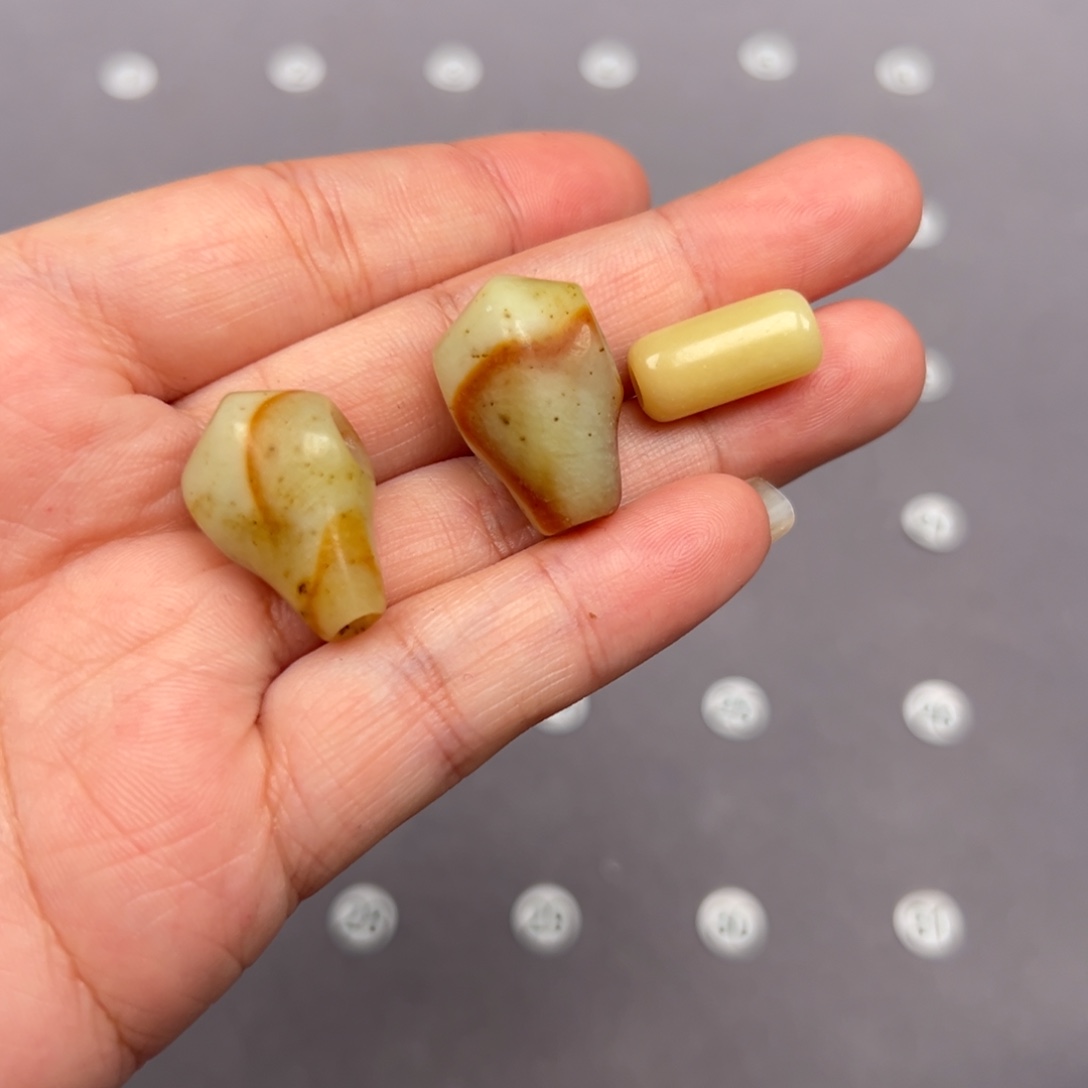 未镶嵌蛇纹石玉颈饰微瑕不退不换