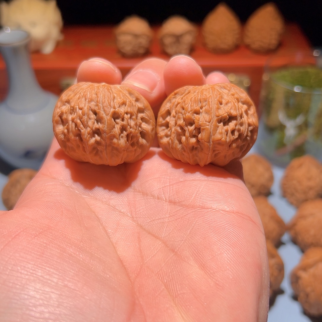 文玩核桃把件山地小磨盘