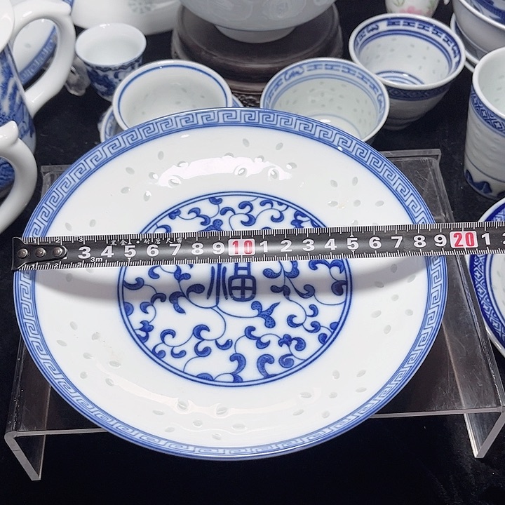 碗青花玲珑七寸福字盘