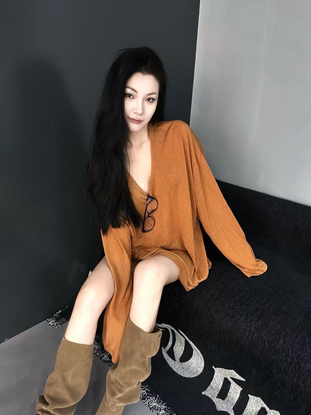 V领慵懒风百搭宽松防晒T恤