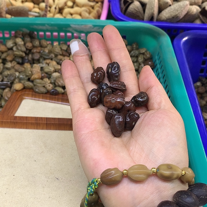 吉***欣千眼菩提吊坠红色龙脊