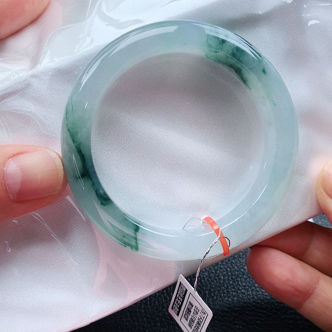 翡翠手镯未镶嵌天然翡翠手镯