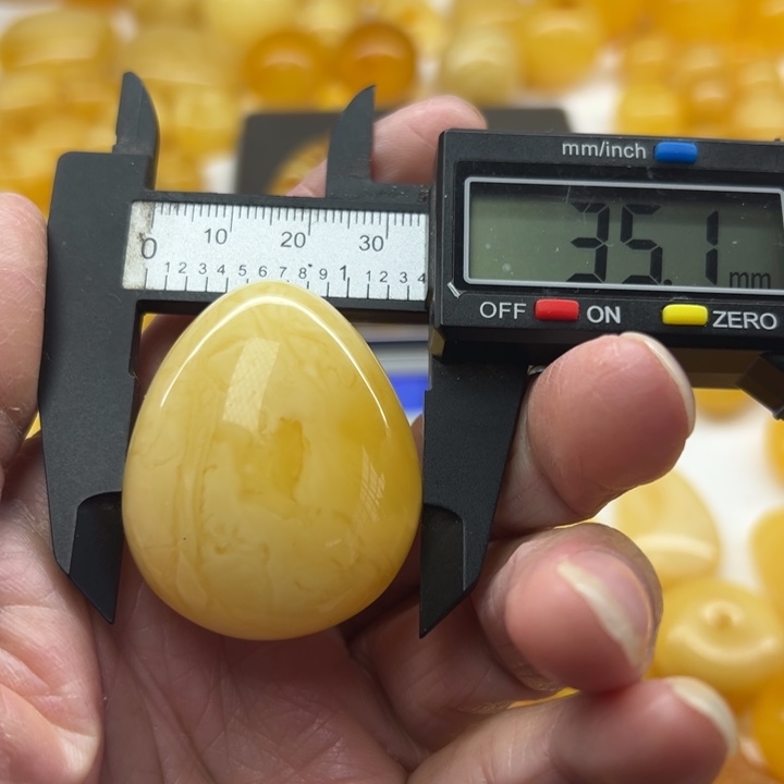 琥珀（矿物珀）未镶嵌裸石