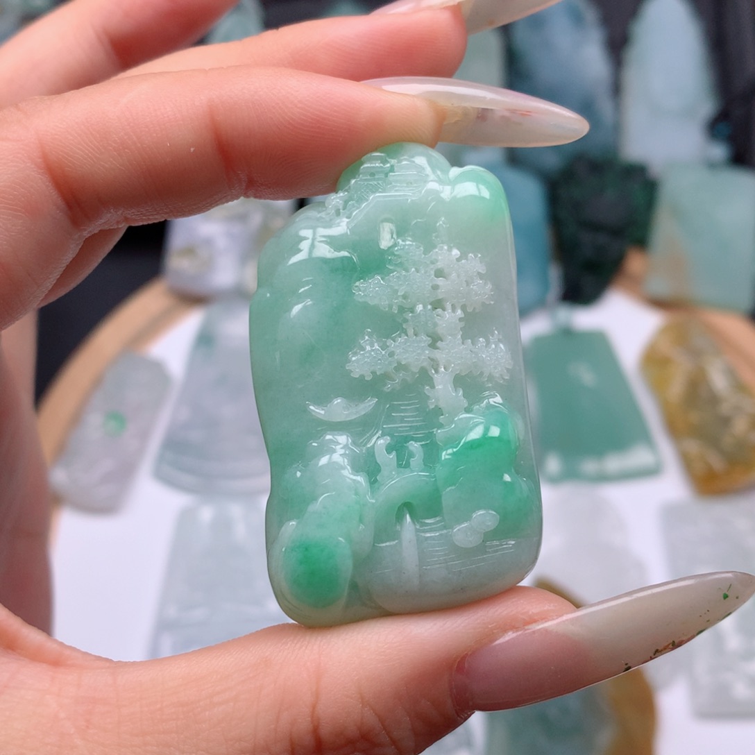 【闪购商品】翡翠颈饰未镶嵌?****山水