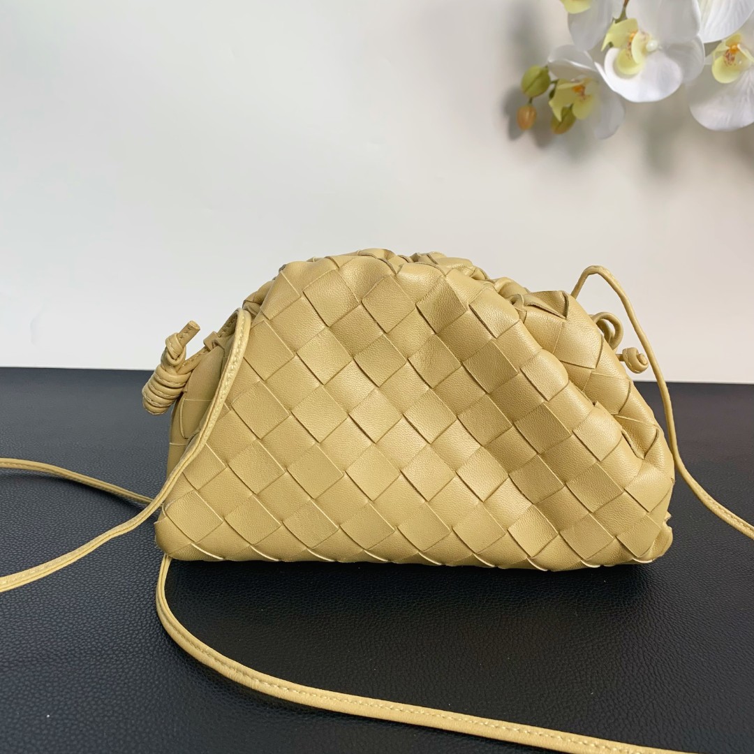 95新 BOTTEGA VENETA/葆蝶家 【99新】bv 云朵小号